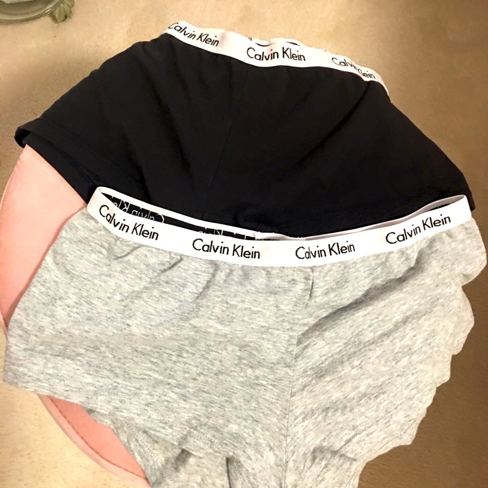Calvin Klein set of two cheeky shorts size M